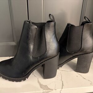Soda Black Heeled Ankle Boots